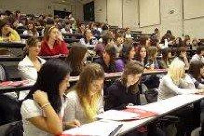 GRADO MEDIO TÉCNICO EN CUIDADOS AUXILIARES DE ENFERMERIA Imagen