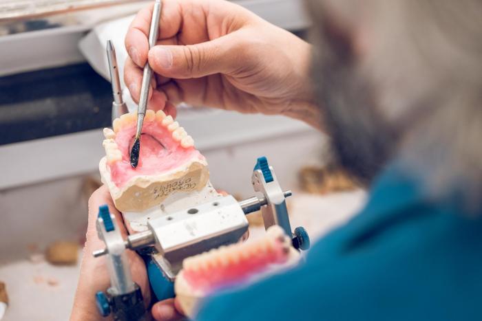 Técnico Superior en Prótesis Dentales (Preparación Acceso a las Pruebas Libres de FP) Imagen
